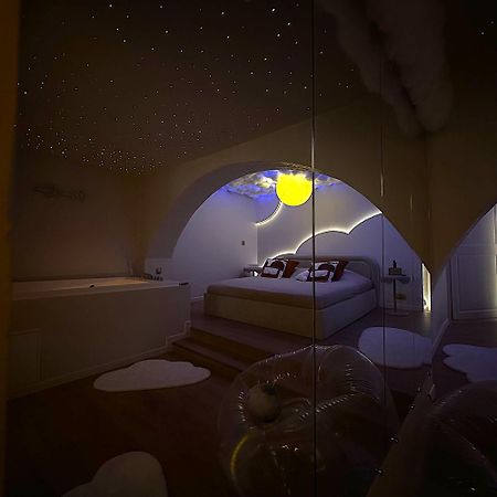 Moon Room, Nuit Insolite - Ollioules Toulon Var מראה חיצוני תמונה