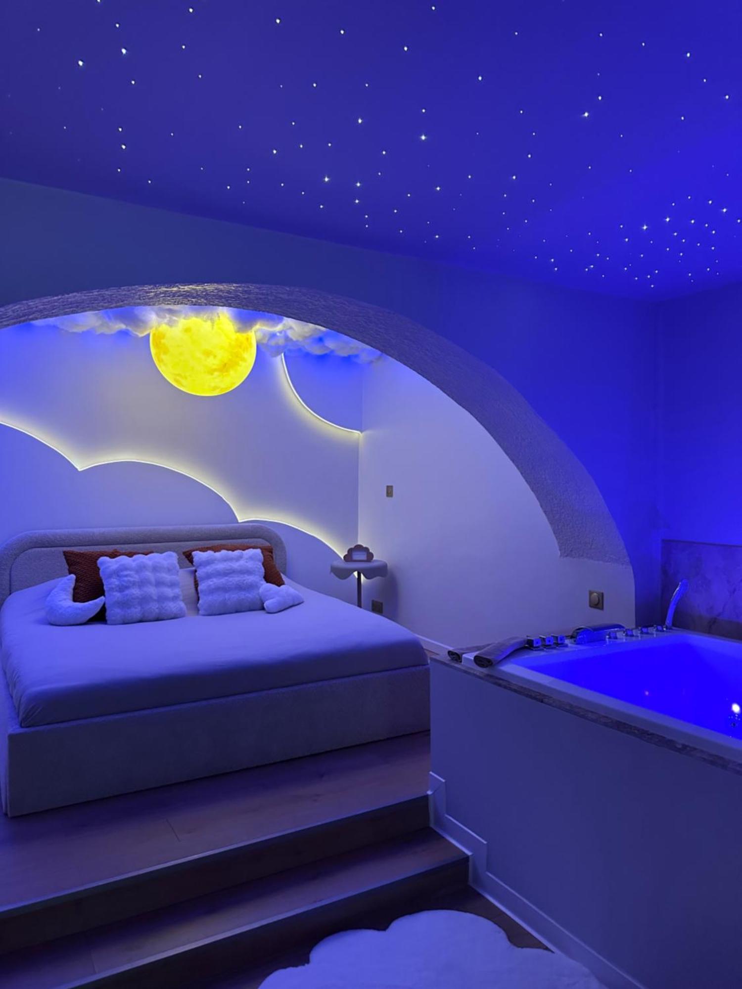 Moon Room, Nuit Insolite - Ollioules Toulon Var מראה חיצוני תמונה